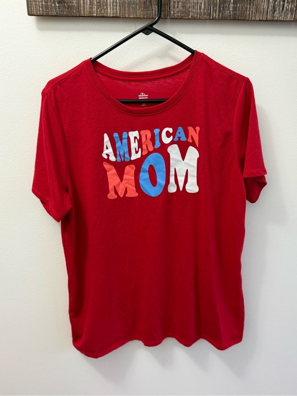 Way to Celebrate  Red "American Mom" Graphic Tee